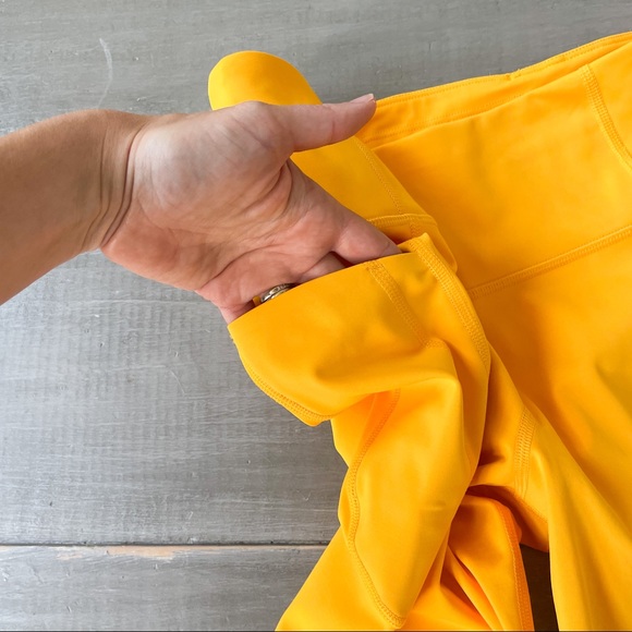 NWT Athleta Ultimate Stash II Capri Calf Length w Pockets “Golden Spark” Yellow - Picture 4 of 15